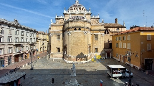Foto Ufficio a Parma Centro Storico di 110 m² con 4 locali in vendita