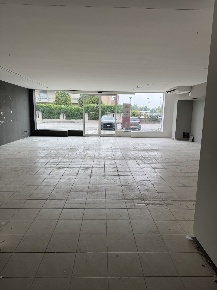 Foto Locale commerciale in Via Codognino 12, Cornegliano Laudense di 260 m²