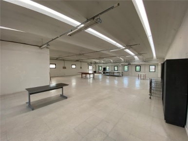 Foto Magazzino in VIRGINIO 1, Montespertoli di 375 m² con 2 locali