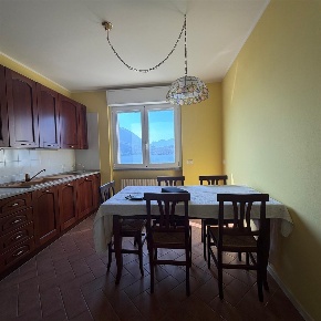 Foto Appartamento in via per esino, Varenna Centro di 101 m² con 3 locali