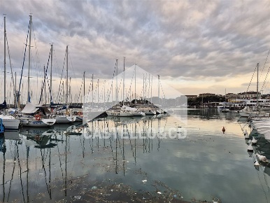 Foto Appartamento in via pascoli, Desenzano del Garda Desenzano Centro