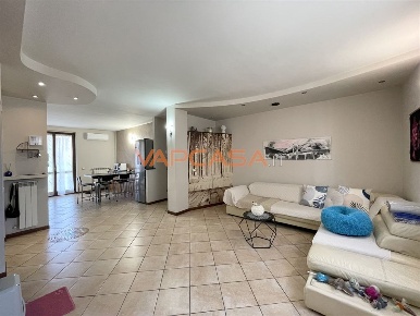 Foto Appartamento in via riva, Cortenuova Centro di 100 m² con 3 locali