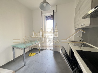 Foto Appartamento in Via Fogazzaro, Milano Montenero di 92 m² con 3 locali