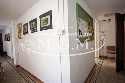 Foto Appartamento a Pontedera Centro di 102 m² con 5 locali in vendita