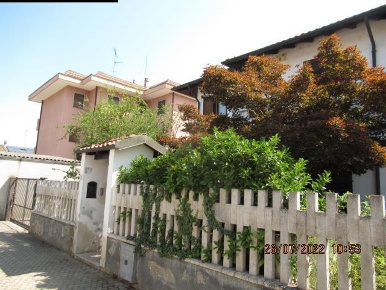Foto Villa unifamiliare a Parona di 137 m² con 6 locali in vendita
