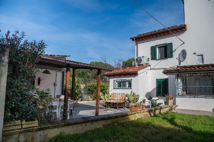 Foto Casa indipendente a Pisa Porta a Lucca di 140 m² con 5 locali