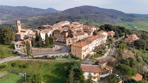 Foto Appartamento a Pomarance di 172 m² con 7 locali in vendita