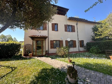 Foto Rustico a Cascina San Frediano Nord - San Casciano di 120 m²