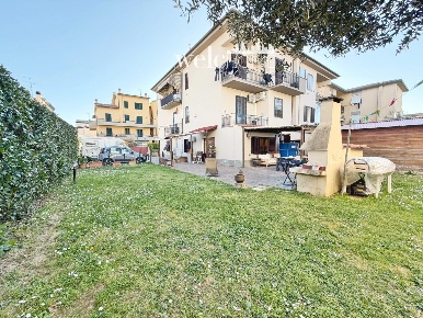 Foto Appartamento a Campi Bisenzio Centro di 77 m² con 3 locali in vendita