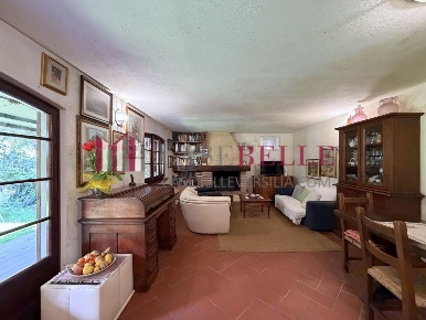 Foto Villa bifamiliare a Camaiore Camaiore Paese di 140 m² con 5 locali