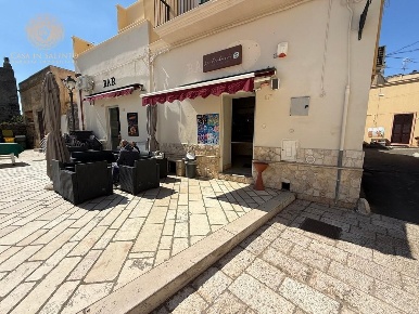 Foto Bar a Tricase Lucugnano di 125 m² con 5 locali in vendita