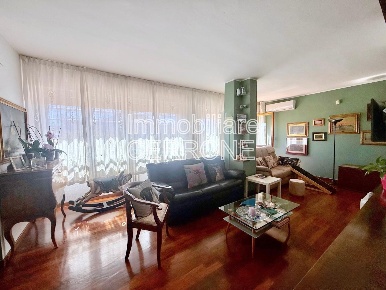 Foto Appartamento a Cecina Cecina Centro di 210 m² con 8 locali in vendita