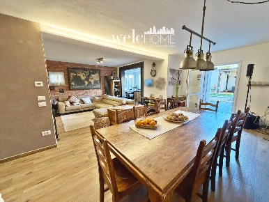 Foto Appartamento a Campi Bisenzio Centro di 120 m² con 5 locali in vendita
