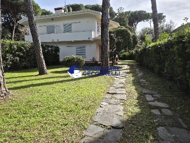 Foto Villa bifamiliare a Massa Ronchi - Poveromo di 100 m² con 5 locali