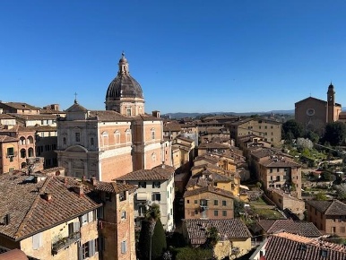 Foto Appartamento a Siena Provenzano di 209 m² con 6 locali in vendita