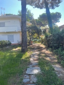 Foto Villa a schiera a Massa Ronchi - Poveromo di 80 m² con 4 locali