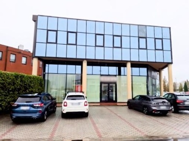 Foto Ufficio a San Giuliano Terme Ghezzano di 288 m² con 5 locali