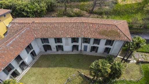 Foto Villa unifamiliare in VIA CANTURINA 310, Como Albate - Muggiò