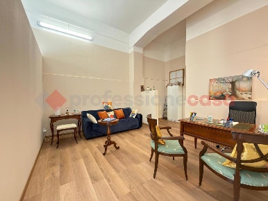 Foto Negozio in Curtatone, Arezzo Saione di 49 m² con 1 locali in vendita