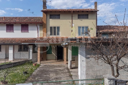 Foto Villa bifamiliare in Via Risorgimento 3/5, Sesto al Reghena Ramuscello