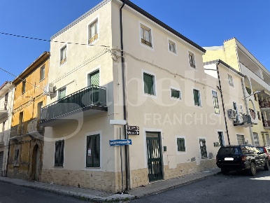 Foto Appartamento in Via AMALFI 1, Amantea Centro di 62 m² con 3 locali
