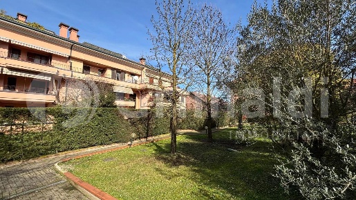 Foto Appartamento in Via Verbano 3, Abbiategrasso di 90 m² con 3 locali
