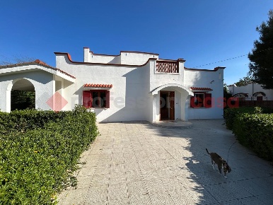 Foto Villa unifamiliare in Via MIMOSE 121, Leporano Leporano Marina
