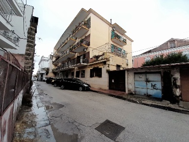 Foto Appartamento a Caivano Centro di 127 m² con 5 locali in vendita