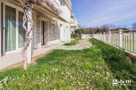 Foto Appartamento a Cattolica di 170 m² con 5 locali in vendita