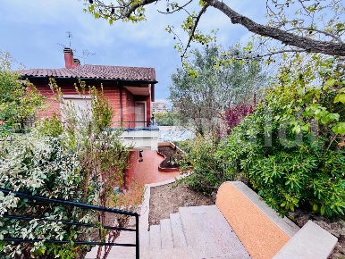 Foto Villa bifamiliare in Mar della Cina, Roma Torrino di 250 m² in vendita