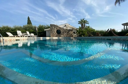 Foto Villa unifamiliare in Strada Tremmilia 143, Siracusa di 300 m²