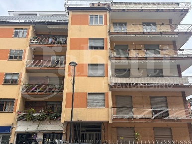 Foto Appartamento in Via Scandone 0, Avellino di 75 m² con 3 locali