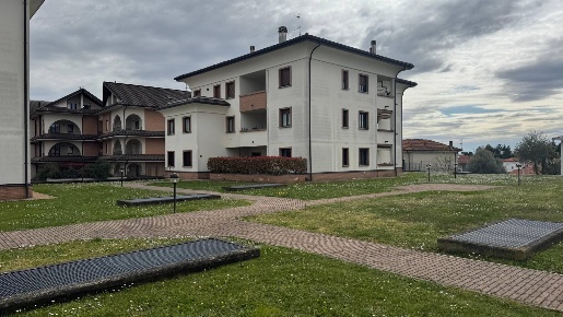 Foto Appartamento in Ugo Foscolo, Gorla Minore di 85 m² con 2 locali