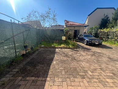 Foto Casa indipendente in Via Garibaldi, Nova Milanese di 120 m² in vendita