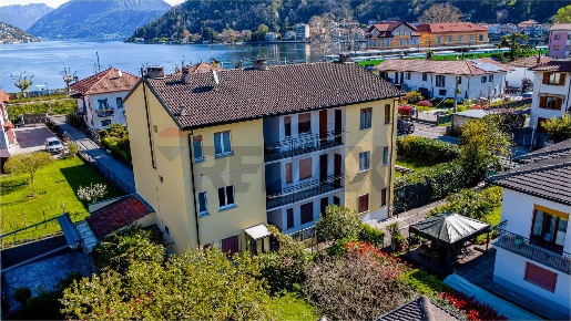 Foto Appartamento in Via Bertolla 147, Porto Ceresio di 50 m² con 2 locali