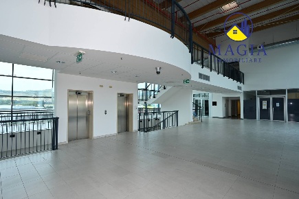 Foto Ufficio a Ascoli Piceno di 120 m² con 4 locali in affitto