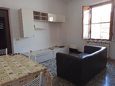 Foto Stanza in Piazza Dante Alighieri 1, Pisa Santa Maria di 85 m²