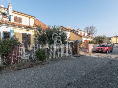 Foto Villa a schiera in VIA GENOVA, Busto Arsizio Santissimi Apostoli