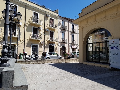 Foto Negozio in Piazza Roma 53, Catanzaro Centro Storico di 30 m²