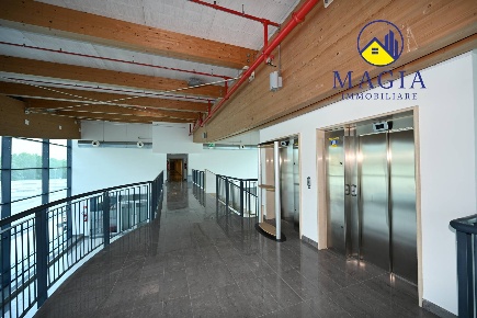 Foto Ufficio a Ascoli Piceno di 82 m² con 2 locali in affitto