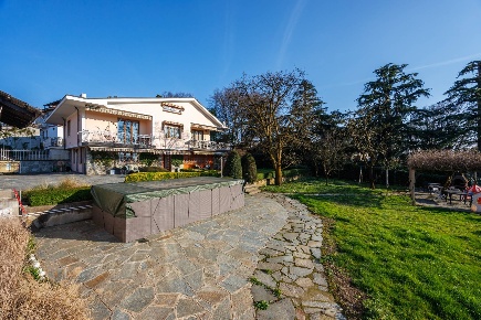 Foto Villa unifamiliare in Strada Privata Dante Di Nanni, Trofarello Centro