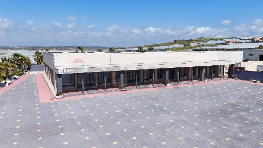 Foto Locale commerciale in sp 31, Acate di 1600 m² con 4 locali in affitto