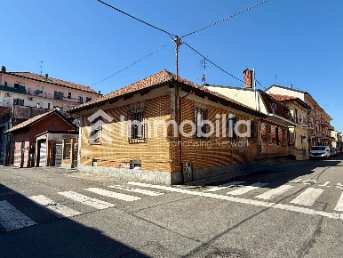 Foto Casa indipendente in Via degli Alleati, Nichelino di 181 m² in vendita