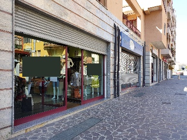 Foto Negozio in Viale Crotone, Catanzaro Catanzaro Lido di 185 m²