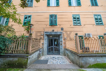 Foto Ufficio in Via Alba 4, Roma Re di Roma di 88 m² con 3 locali