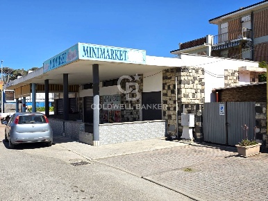 Foto Locale commerciale in Via Marta 8-10, Montalto di Castro di 60 m²