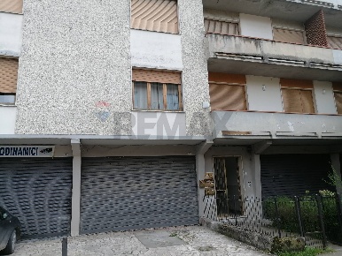 Foto Laboratorio in Via Po 33, Montevarchi Pestello, Ginestra di 103 m²