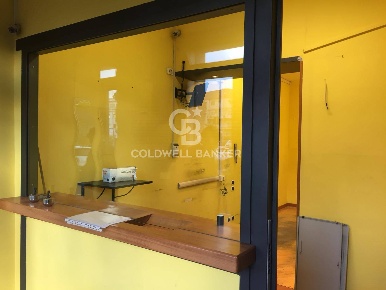 Foto Locale commerciale in Via Della Pineta Sacchetti, Roma di 49 m²