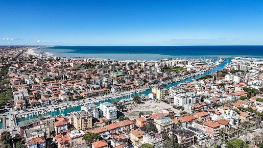 Foto Appartamento a Rimini Marina Centro di 142 m² con 5 locali in vendita