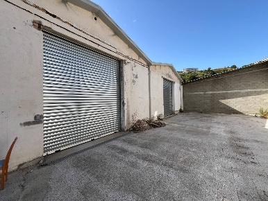 Foto Capannone industriale in via Lucrezia della Valle, Catanzaro Sala